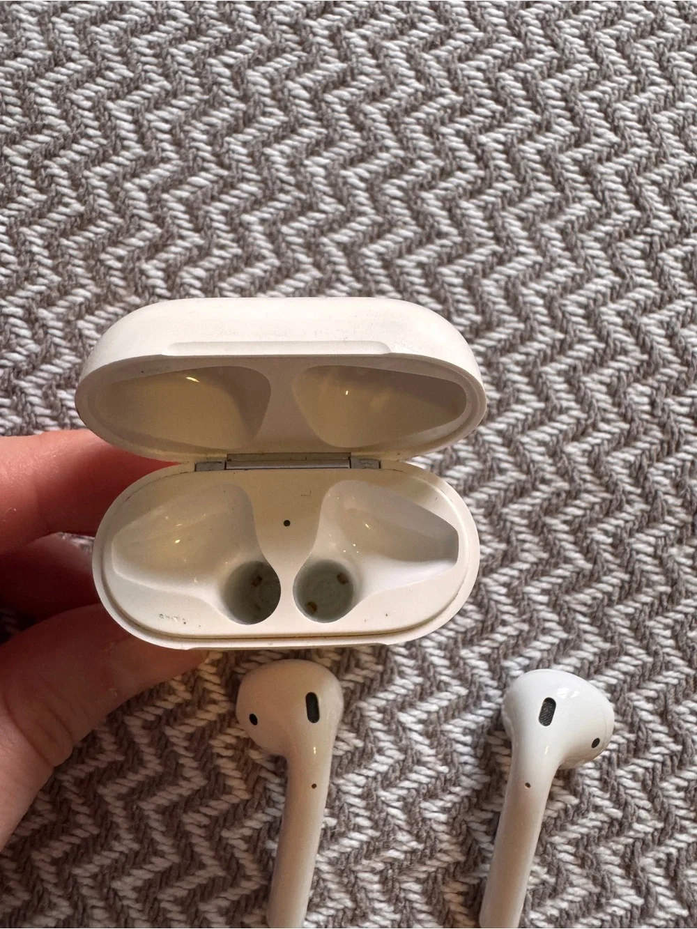 Apple wireless earbuds